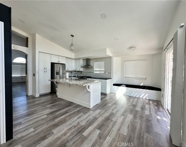 22841 Brompton - Photo Thumbnail 7