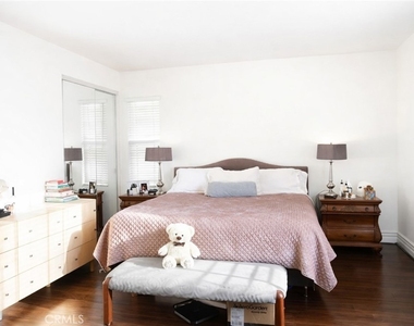 4689 Brookmore Court - Photo Thumbnail 7