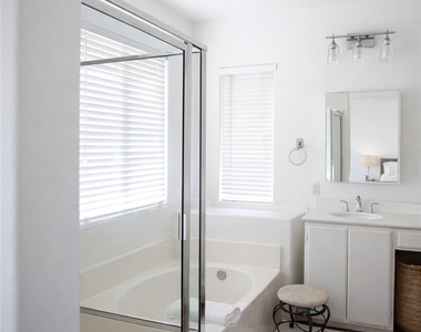4689 Brookmore Court - Photo Thumbnail 8
