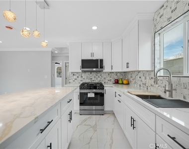 12943 Bess Avenue - Photo Thumbnail 12