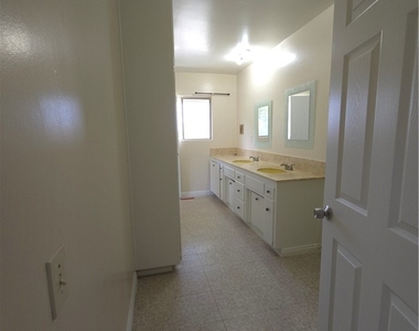 1508 Magnolia - Photo Thumbnail 44