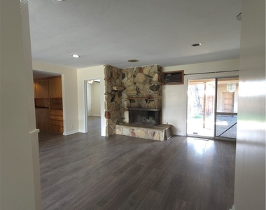 1508 Magnolia - Photo Thumbnail 17