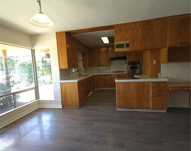 1508 Magnolia - Photo Thumbnail 20