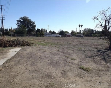 1508 Magnolia - Photo Thumbnail 1