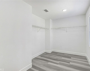 11841 Gage - Photo Thumbnail 15