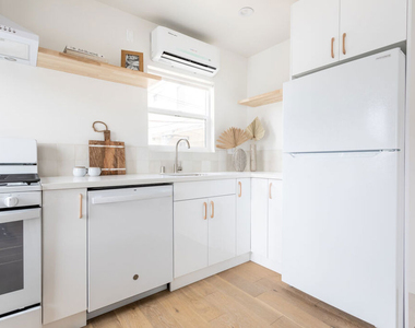 3615 Bellevue Avenue - Photo Thumbnail 4