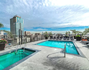 312 W 5th Street - Photo Thumbnail 16