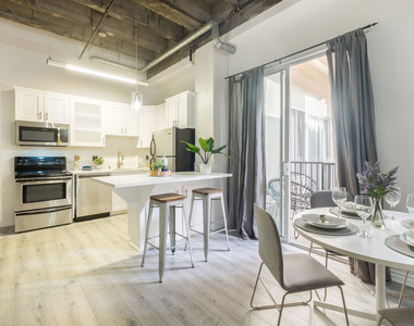 312 W 5th Street - Photo Thumbnail 1