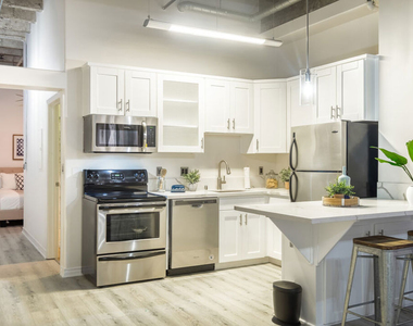 312 W 5th Street - Photo Thumbnail 6