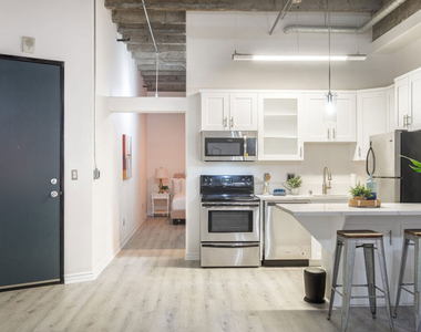312 W 5th Street - Photo Thumbnail 7