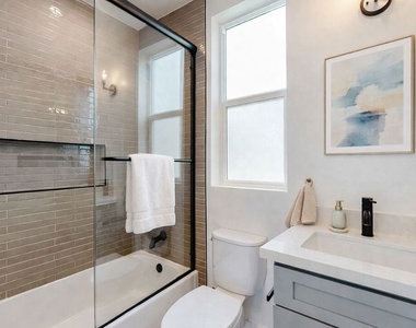525 N Normandie Avenue - Photo Thumbnail 3