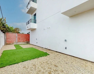 525 N Normandie Avenue - Photo Thumbnail 14