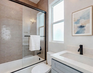 525 N Normandie Avenue - Photo Thumbnail 4