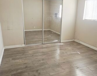 1021 S Kingsley Drive - Photo Thumbnail 3