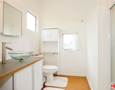 1188 W 36th Place - Photo Thumbnail 3
