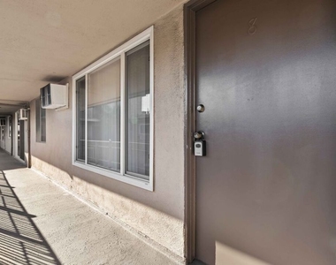 15540 Moorpark Street - Photo Thumbnail 14
