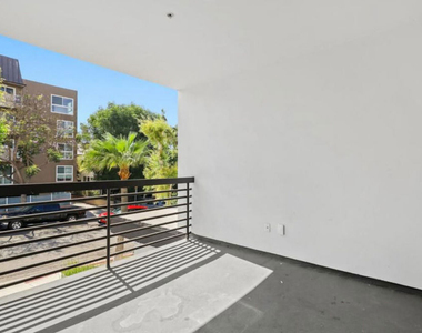 1283 Havenhurst Drive - Photo Thumbnail 20