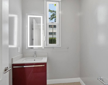 1283 Havenhurst Drive - Photo Thumbnail 9