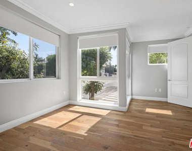 1283 Havenhurst Drive - Photo Thumbnail 14