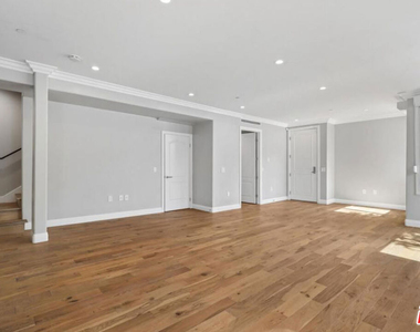 1283 Havenhurst Drive - Photo Thumbnail 5