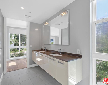 1283 Havenhurst Drive - Photo Thumbnail 23