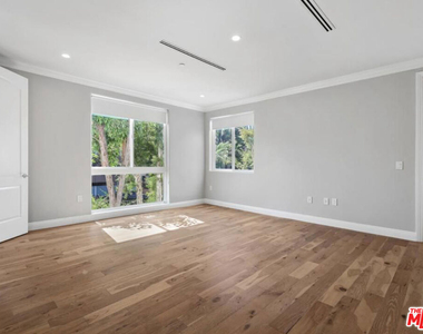 1283 Havenhurst Drive - Photo Thumbnail 8