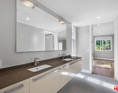 1283 Havenhurst Drive - Photo Thumbnail 24