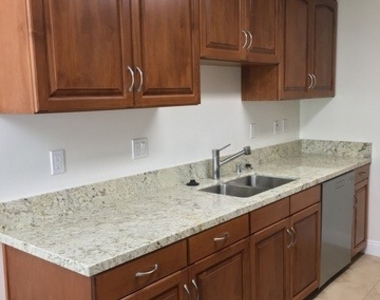 1171 Franklin Street - Photo Thumbnail 6