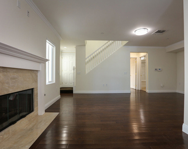 1171 Franklin Street - Photo Thumbnail 4