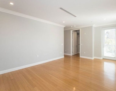 1283 Havenhurst Drive - Photo Thumbnail 15