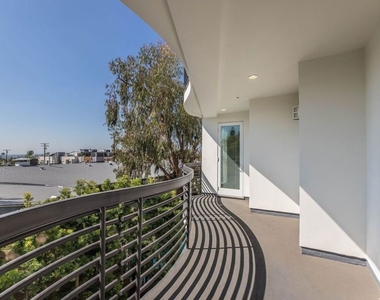 1283 Havenhurst Drive - Photo Thumbnail 8