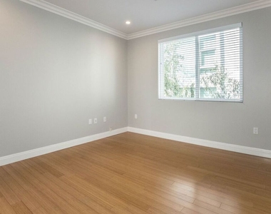 1283 Havenhurst Drive - Photo Thumbnail 11