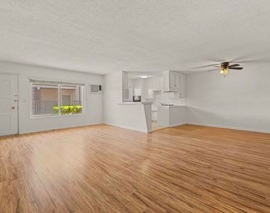 15540 Moorpark Street - Photo Thumbnail 3