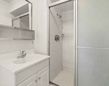 15540 Moorpark Street - Photo Thumbnail 12
