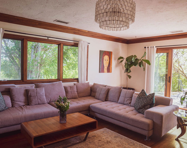 1070 Norumbega Drive - Photo Thumbnail 6