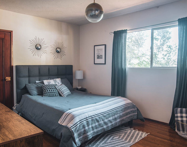 1070 Norumbega Drive - Photo Thumbnail 15