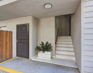 11746 Goshen Avenue - Photo Thumbnail 24