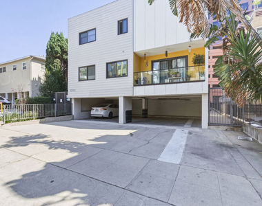 11746 Goshen Avenue - Photo Thumbnail 25