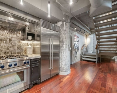 330 W 11th Street - Photo Thumbnail 11