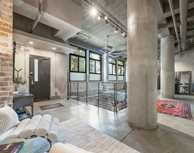 330 W 11th Street - Photo Thumbnail 31