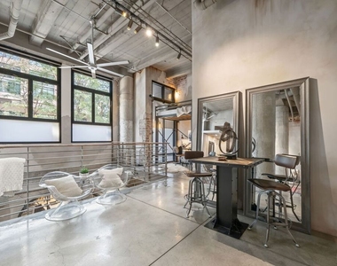 330 W 11th Street - Photo Thumbnail 20