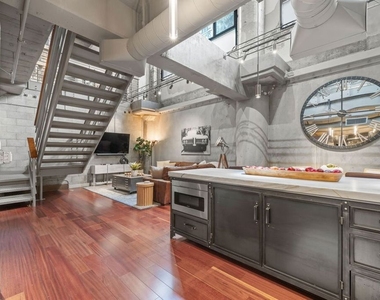 330 W 11th Street - Photo Thumbnail 12
