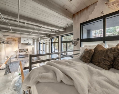 330 W 11th Street - Photo Thumbnail 25
