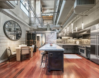 330 W 11th Street - Photo Thumbnail 7