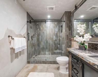 330 W 11th Street - Photo Thumbnail 27
