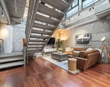 330 W 11th Street - Photo Thumbnail 6