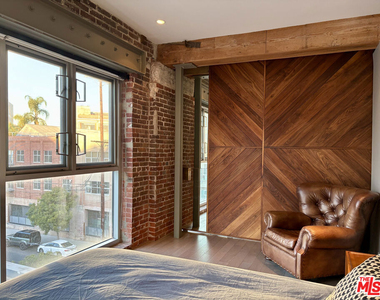 527 Molino Street - Photo Thumbnail 17