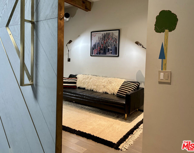 527 Molino Street - Photo Thumbnail 10
