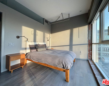 527 Molino Street - Photo Thumbnail 16