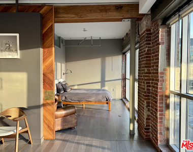 527 Molino Street - Photo Thumbnail 15